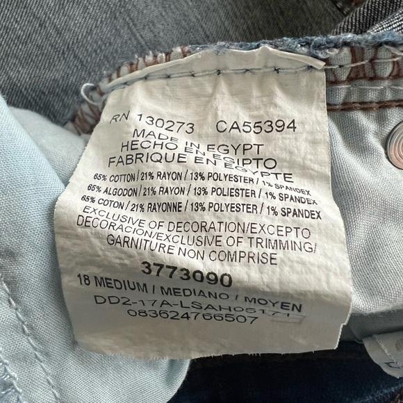 Lee Women’s Modern Series Midrise Fit Denim Shorts - Picture 6 of 10